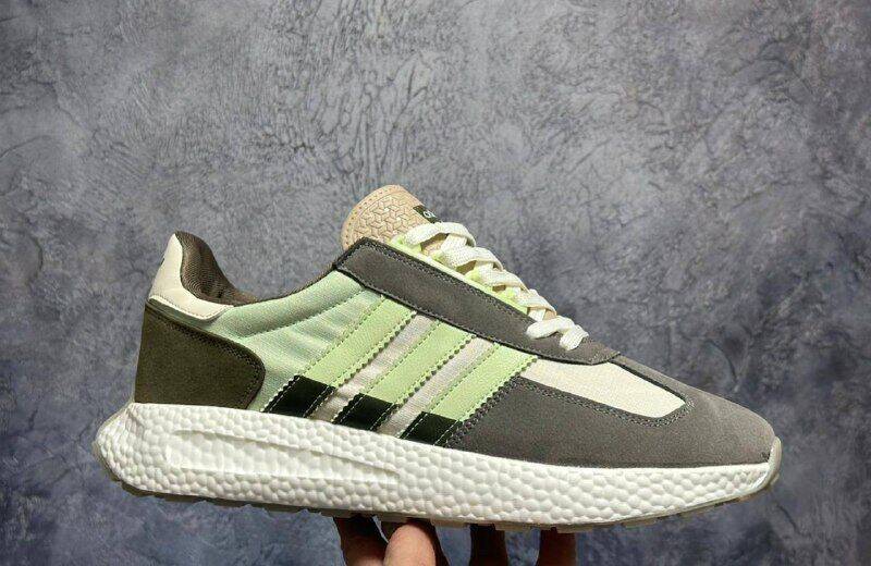 Кроссовки Adidas