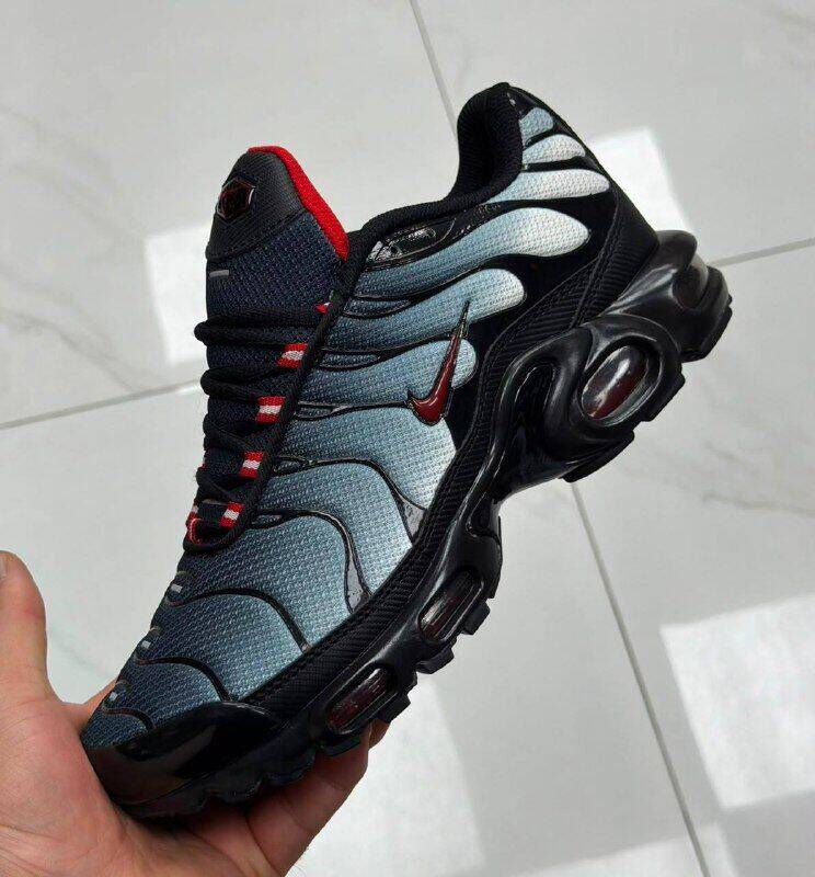 Кроссовки Nike